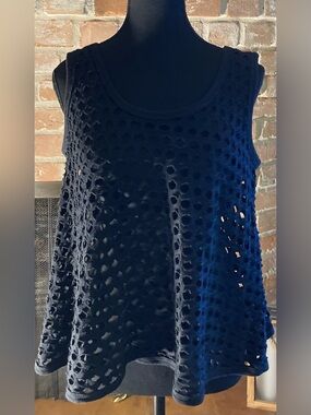 Cutting Edge Vintage Women’s Black Crochet Overlay Tank Top
